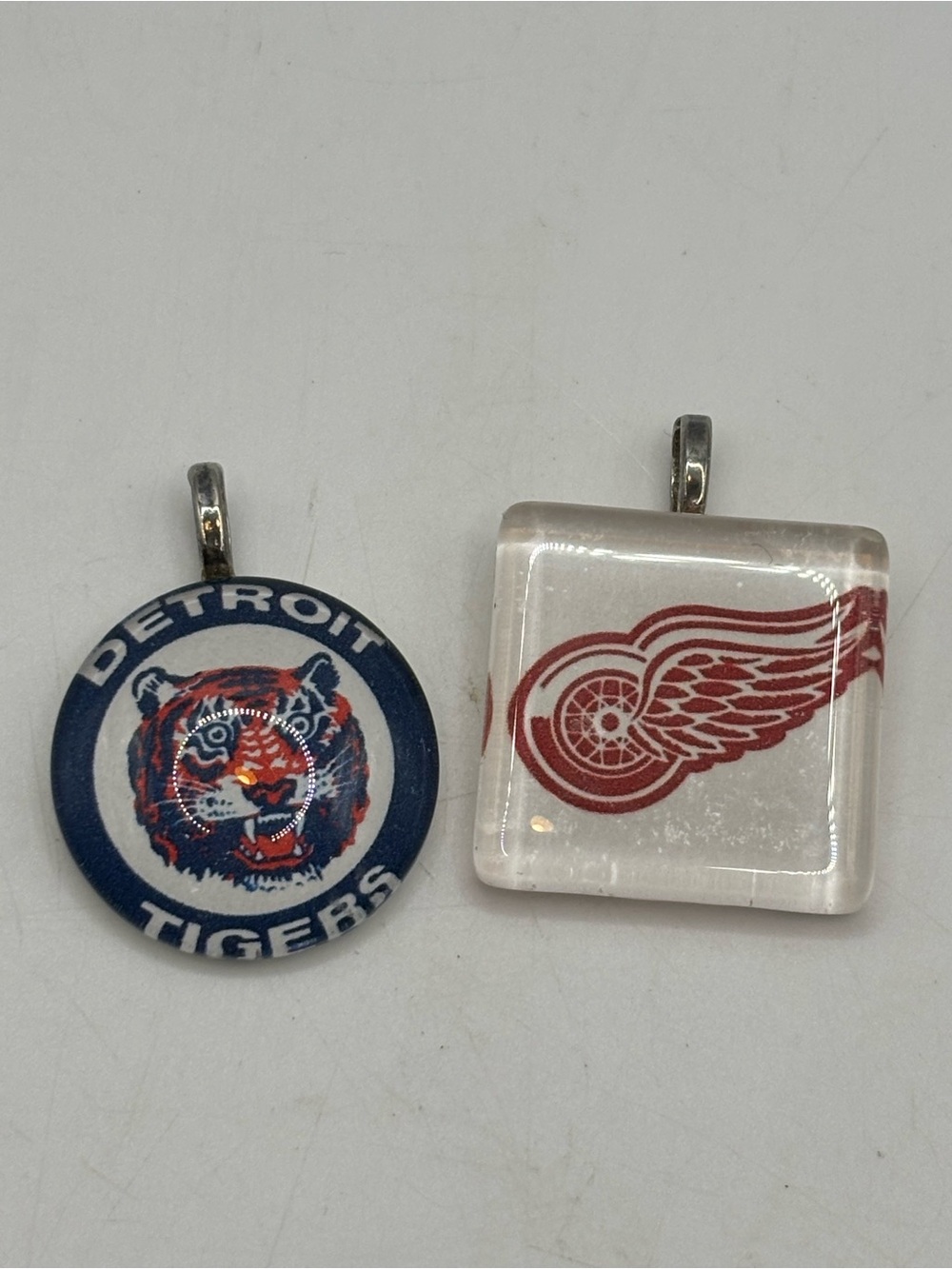 Detroit Red Wings Detroit Tigers Pendants Set Hockey Baseball Gift